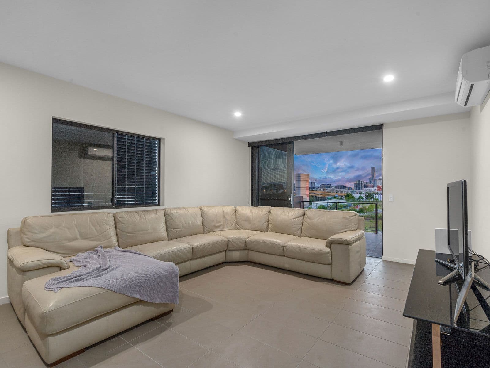 14 Gallway Street, Windsor QLD 4030, Windsor - Thumbnail 4