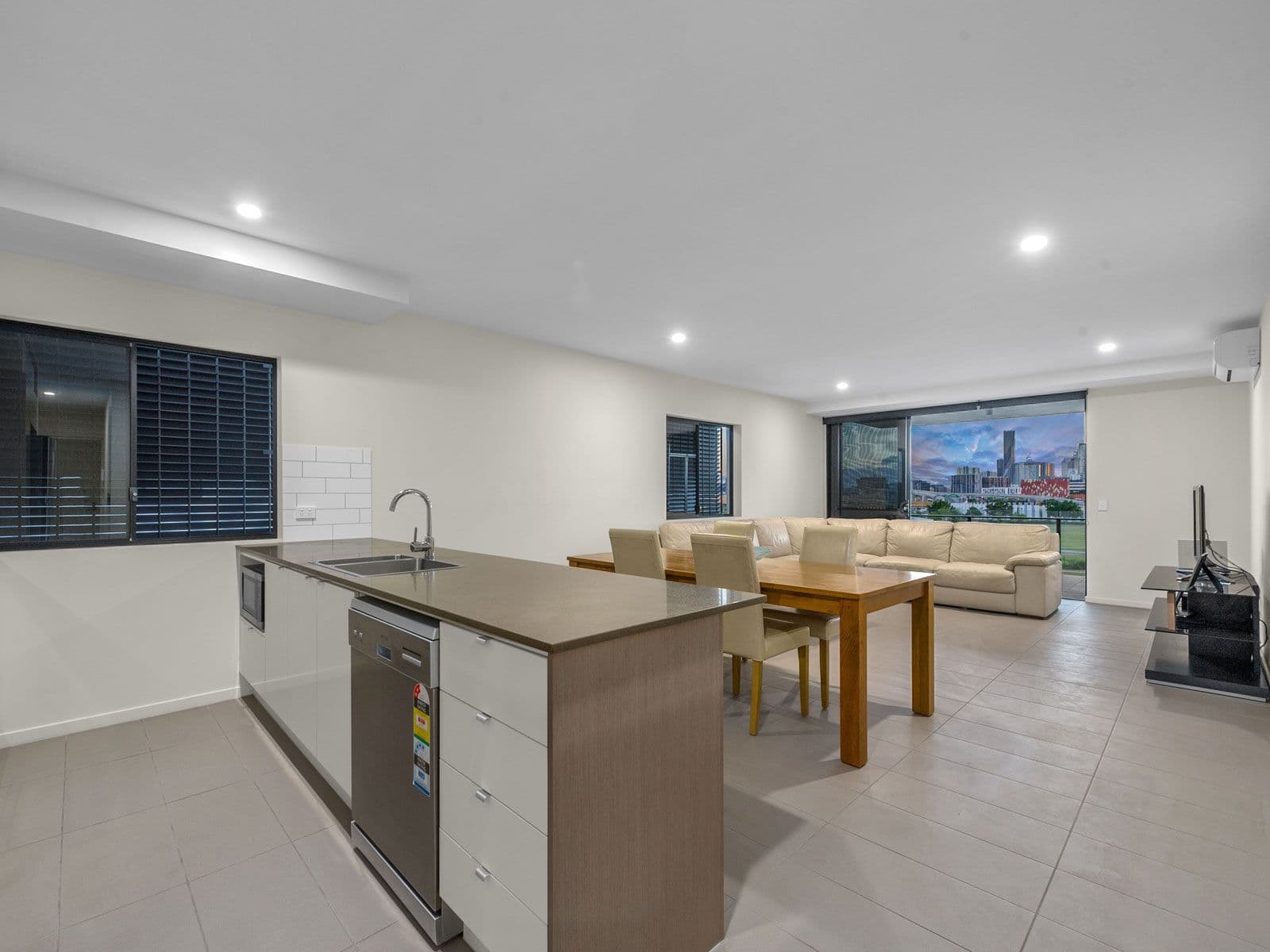 14 Gallway Street, Windsor QLD 4030, Windsor - Thumbnail 8