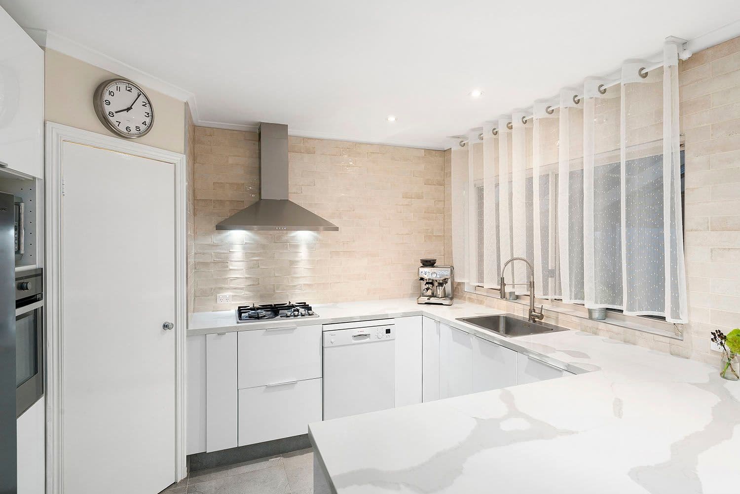 32 Tuck Street, Cheltenham VIC 3192, Cheltenham - Thumbnail 2