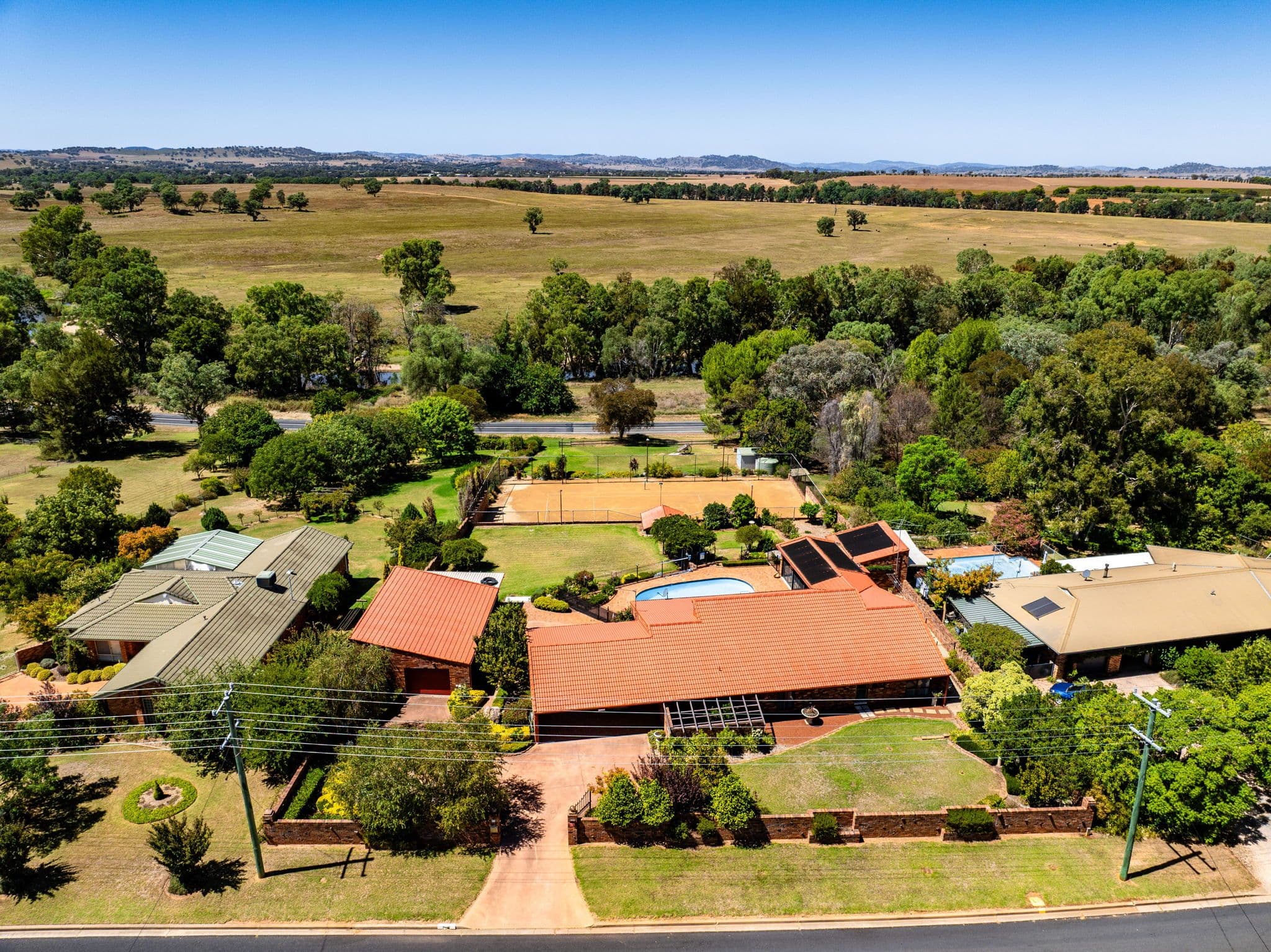 19 Dawson Drive, Cowra NSW 2794, Cowra - Image 1