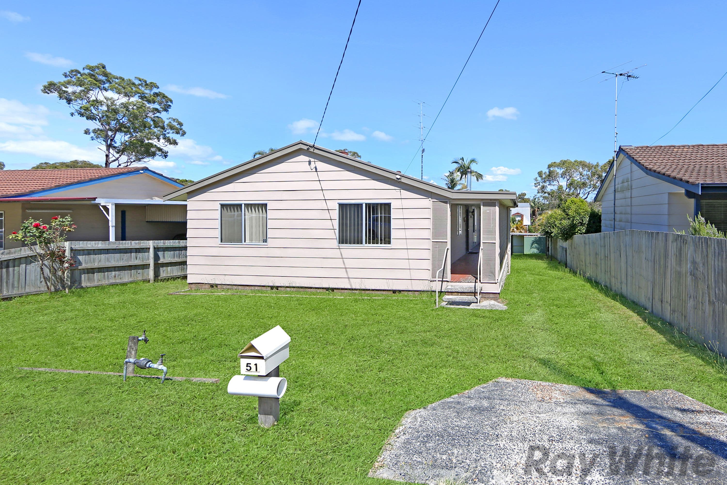 51 Leumeah Avenue, Chain Valley Bay - Image 1