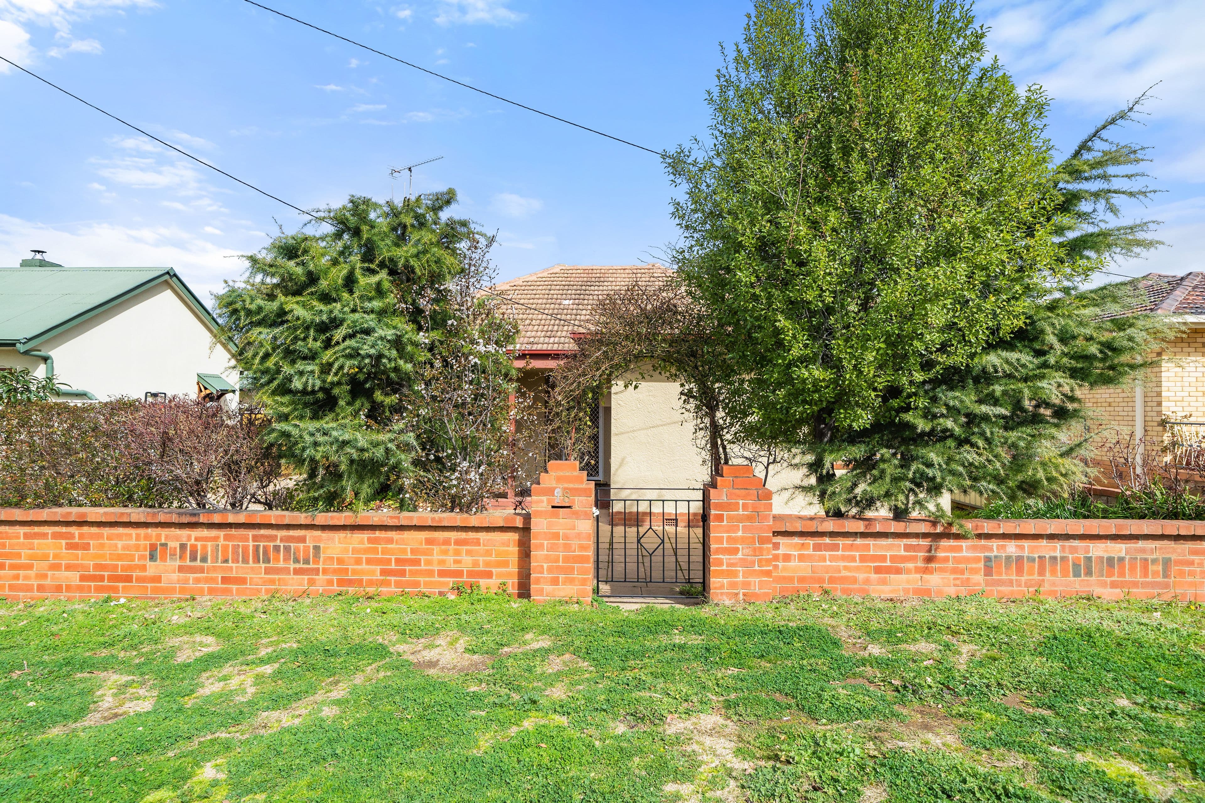 18 Morton Street, Queanbeyan NSW 2620, Queanbeyan - Thumbnail 2