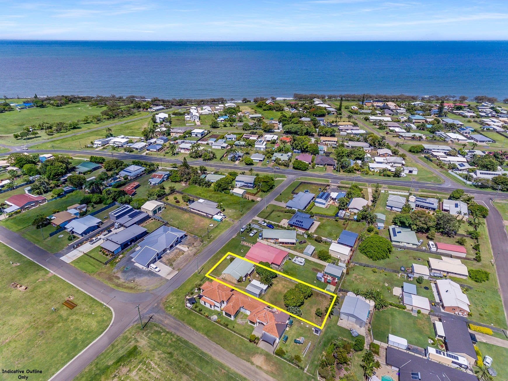 10 Young Street, Burnett Heads QLD 4670, Burnett Heads - Thumbnail 2