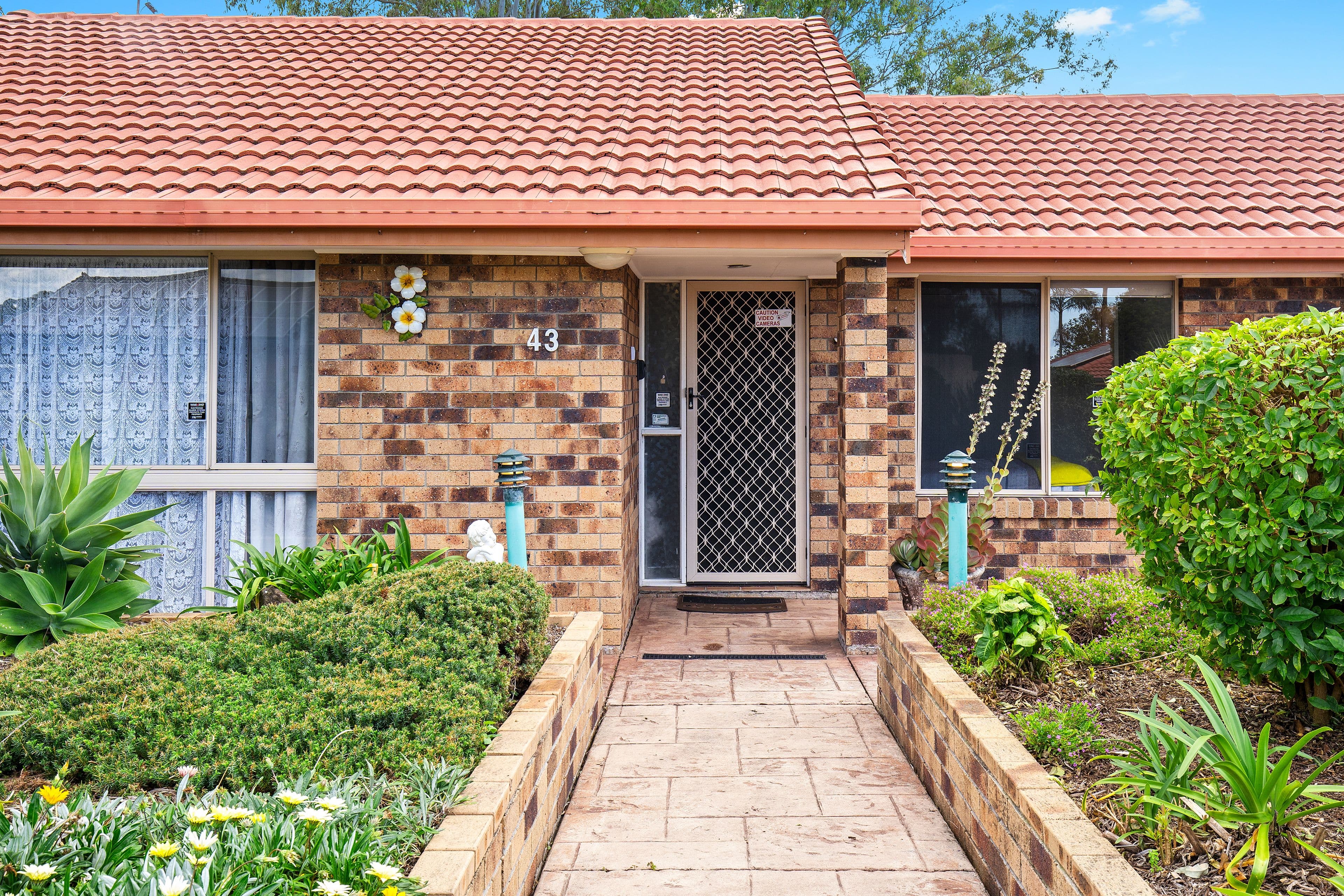 43 Dunsby Drive, Carrara QLD 4211, Carrara - Thumbnail 2