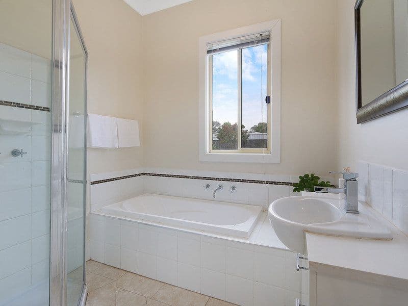 51 Riverview Road, Benalla VIC 3672, Benalla - Thumbnail 5