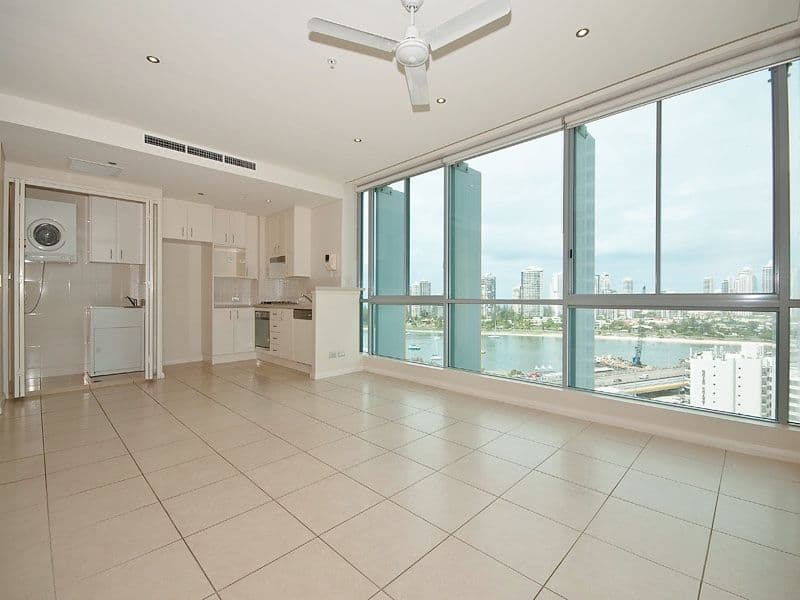 1 Como Crescent, SOUTHPORT QLD 4215, Southport - Thumbnail 2