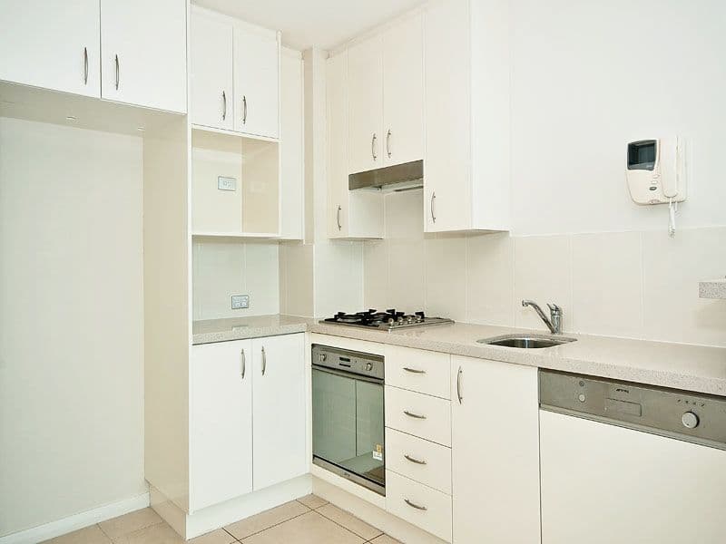 1 Como Crescent, SOUTHPORT QLD 4215, Southport - Thumbnail 4
