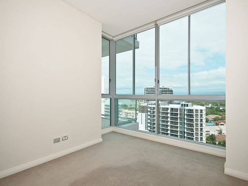 1 Como Crescent, SOUTHPORT QLD 4215, Southport - Thumbnail 7