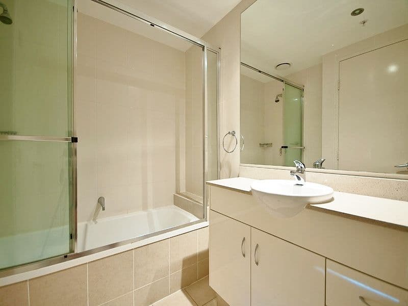 1 Como Crescent, SOUTHPORT QLD 4215, Southport - Thumbnail 8