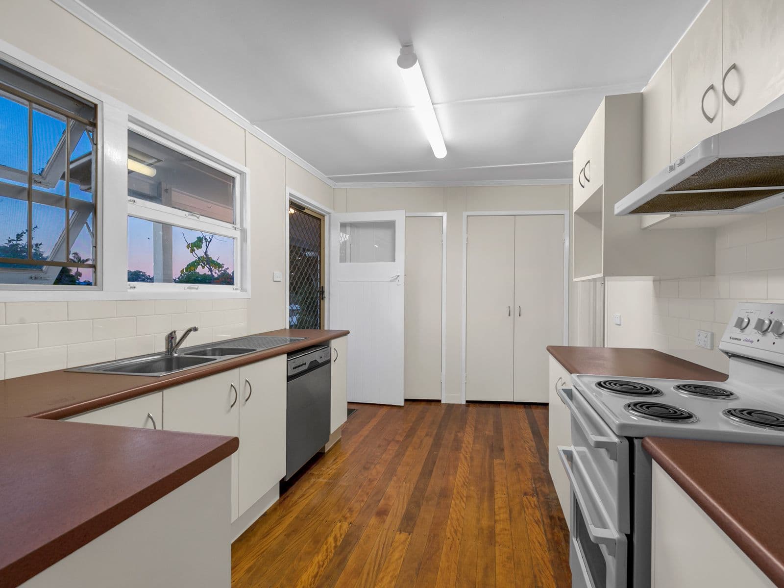 5 Winton Street, Stafford Heights QLD 4053, Stafford Heights - Thumbnail 8
