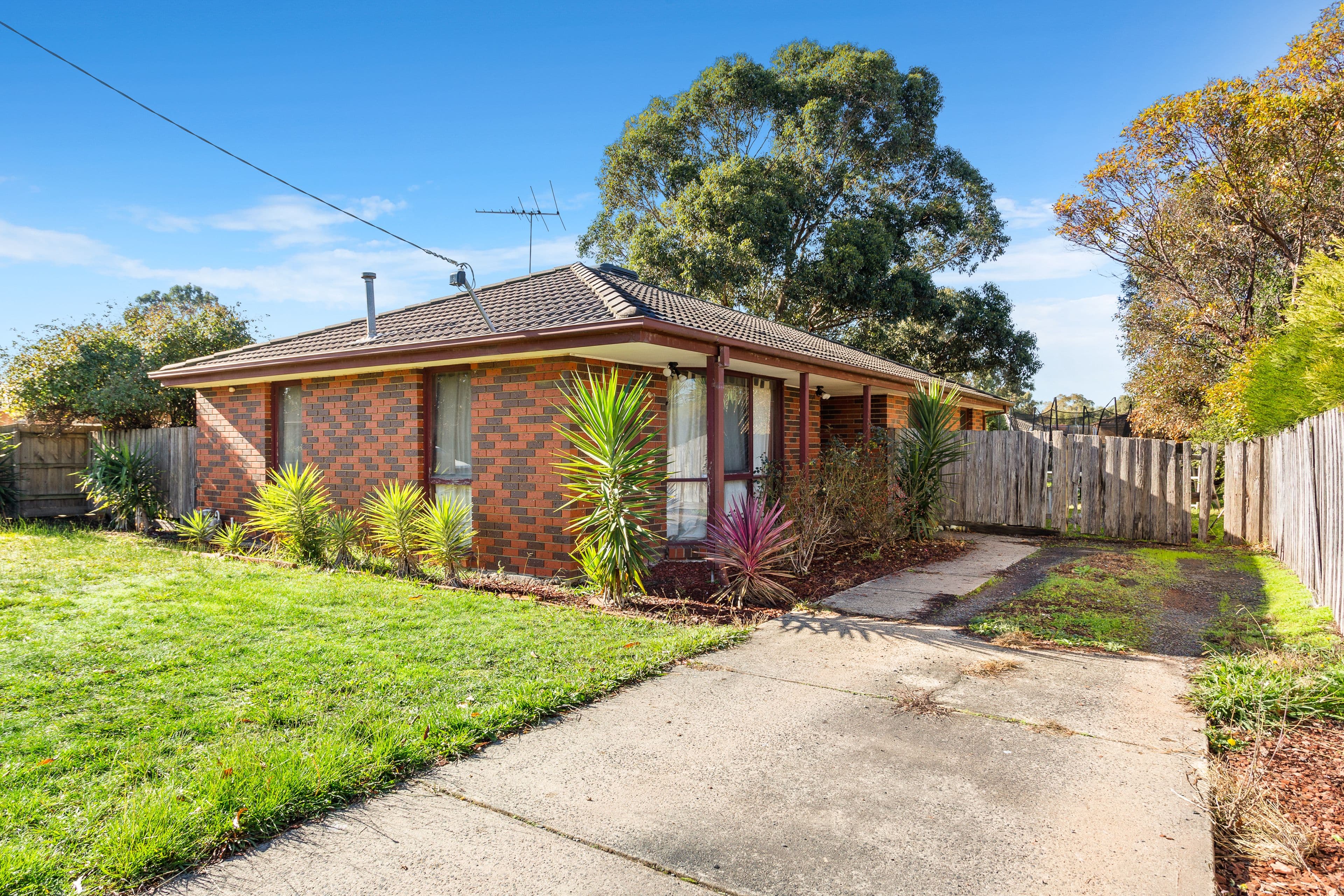 32 Dunbarton Drive, Pakenham VIC 3810, Pakenham - Thumbnail 2