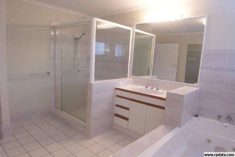 34 Narelle Crescent, ROCHEDALE SOUTH QLD 4123, Rochedale South - Thumbnail 5