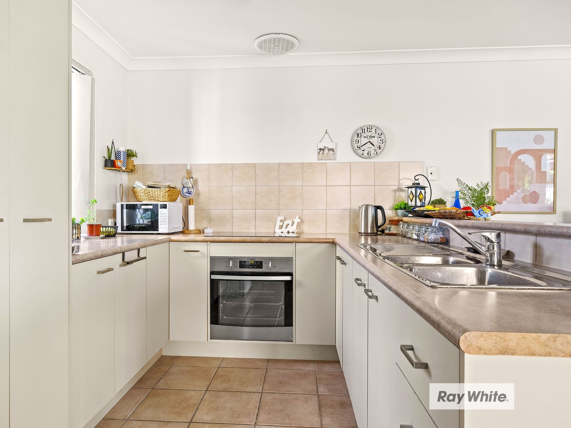 8 Auburn Place, Forest Lake QLD 4078, Forest Lake - Thumbnail 3