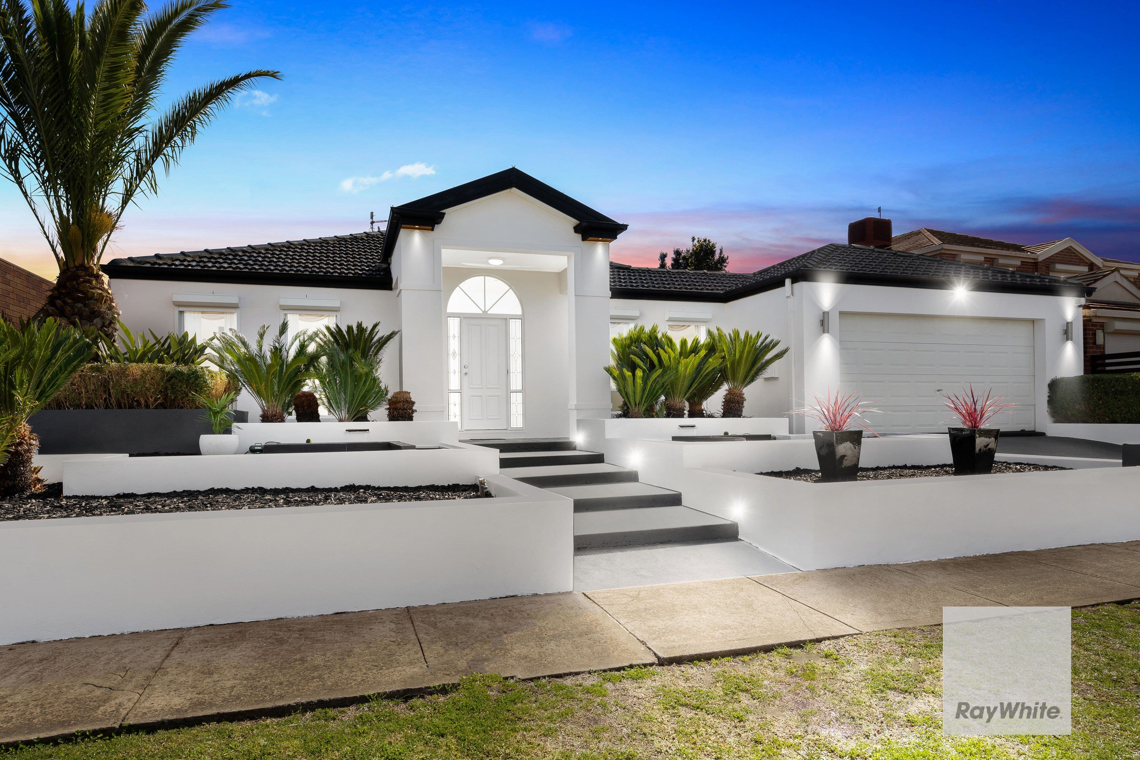 15 Perkins Grove, Burnside VIC 3023, Burnside - Thumbnail 2