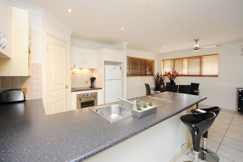 72 Emmadale Drive, NEW AUCKLAND QLD 4680, New Auckland - Thumbnail 2