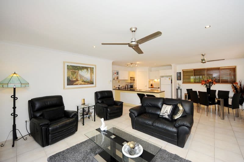 72 Emmadale Drive, NEW AUCKLAND QLD 4680, New Auckland - Thumbnail 3