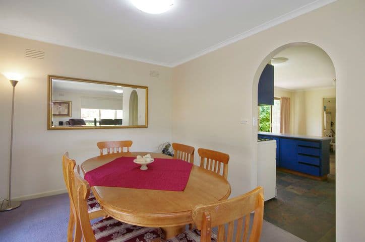 27 Olwen Avenue, BELMONT VIC 3216, Belmont - Thumbnail 4