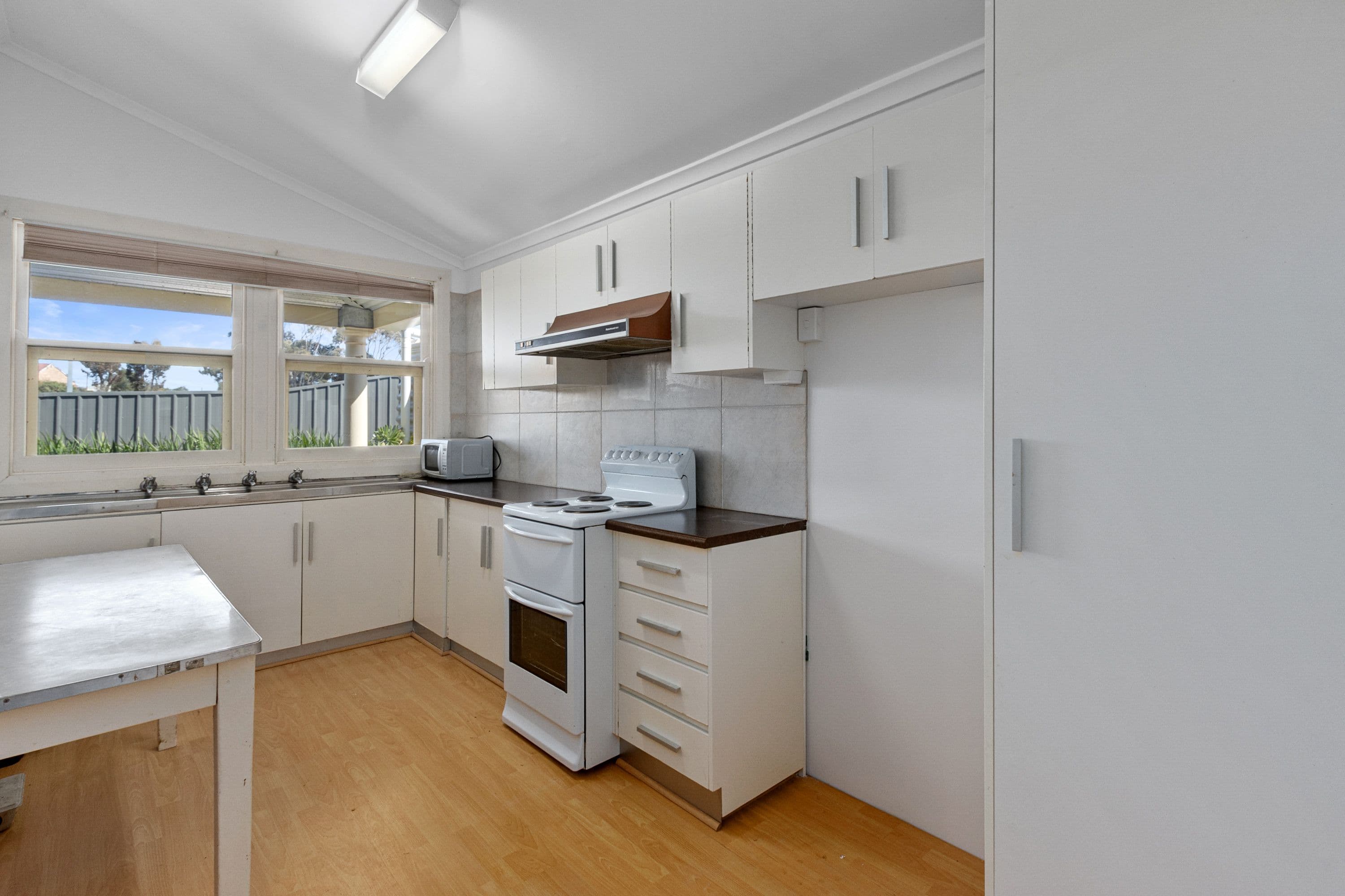 12 Main Coast Road, Pine Point SA 5571, Pine Point - Thumbnail 8