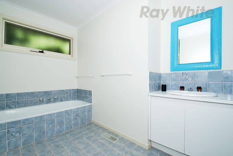20 CLUBPOINT Drive, CHIRNSIDE PARK VIC 3116, Chirnside Park - Thumbnail 7