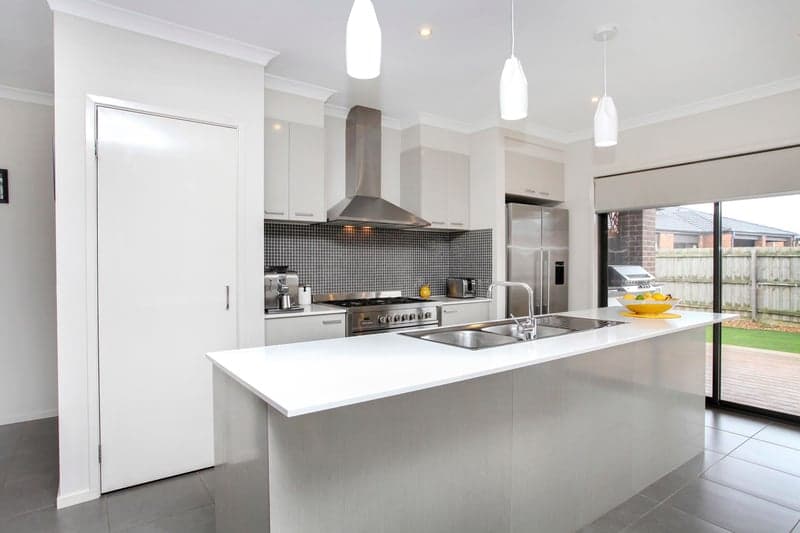 8 Wedderburn Avenue, Eynesbury - Thumbnail 2