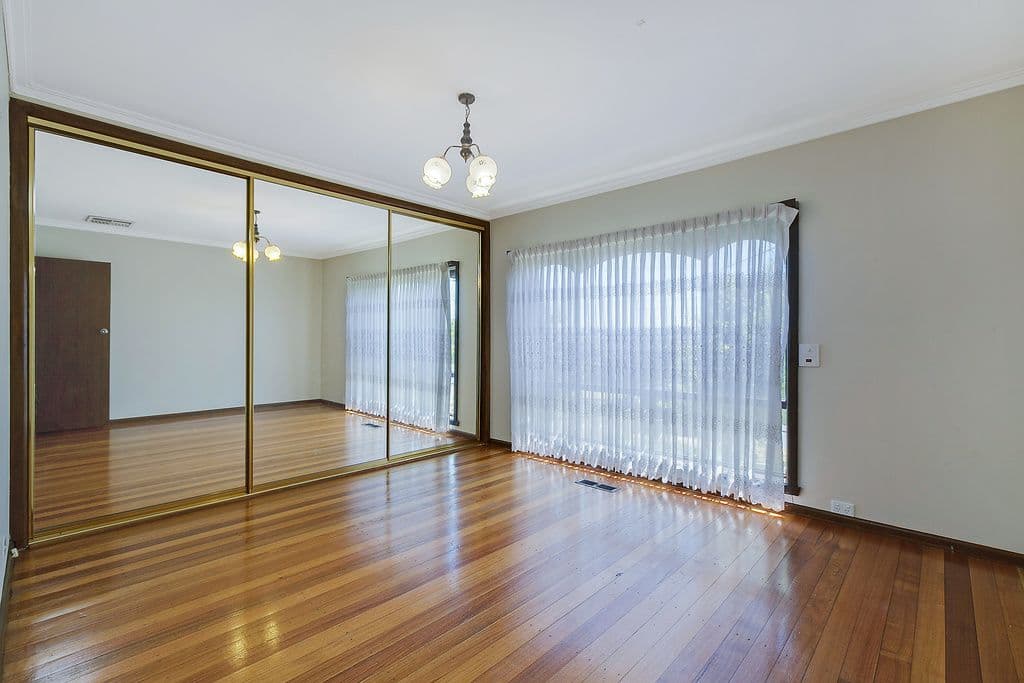 16 Carrington Boulevard, Thomastown VIC 3074, Thomastown - Thumbnail 2
