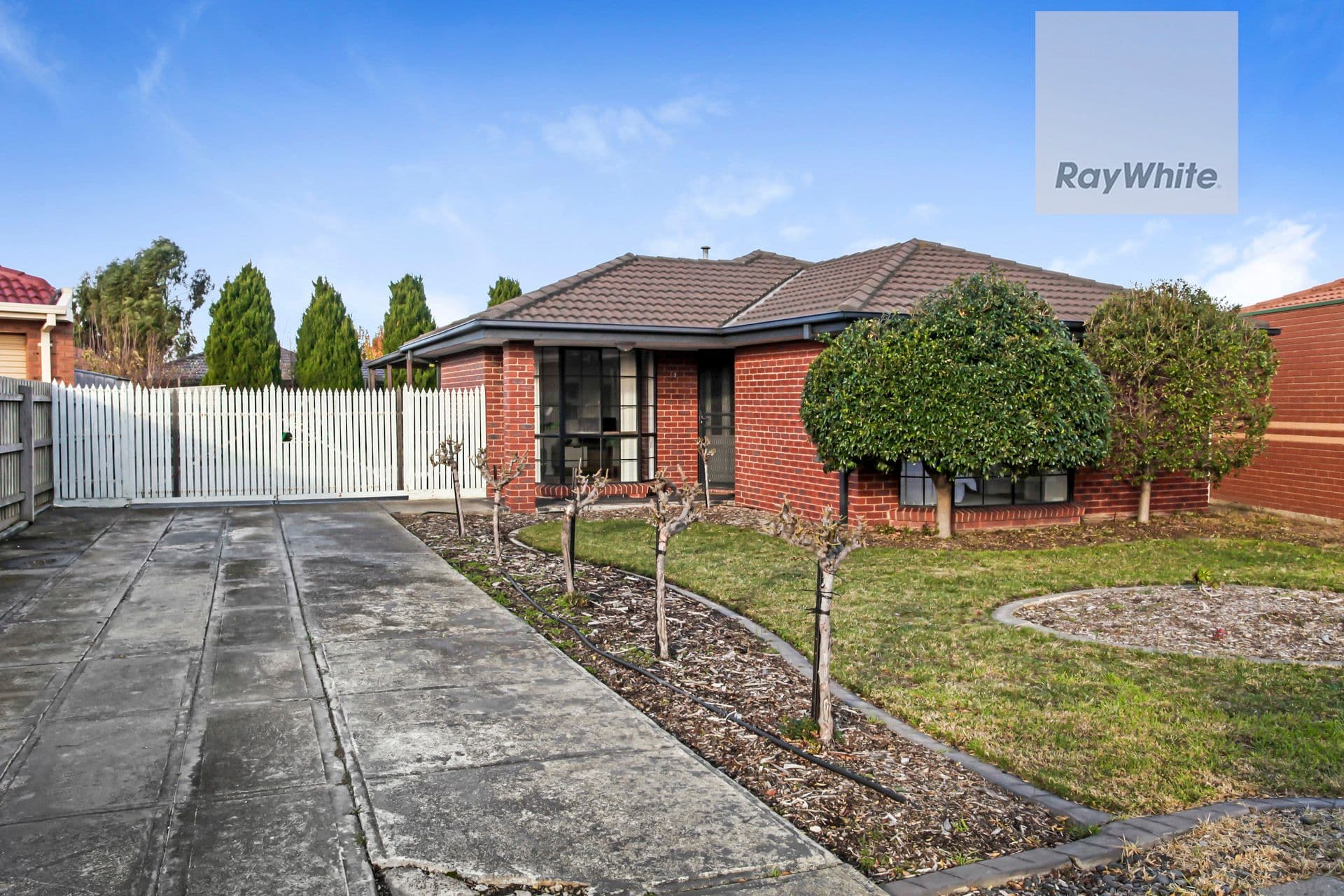 4 Zennor Court, Craigieburn VIC 3064, Craigieburn - Thumbnail 2