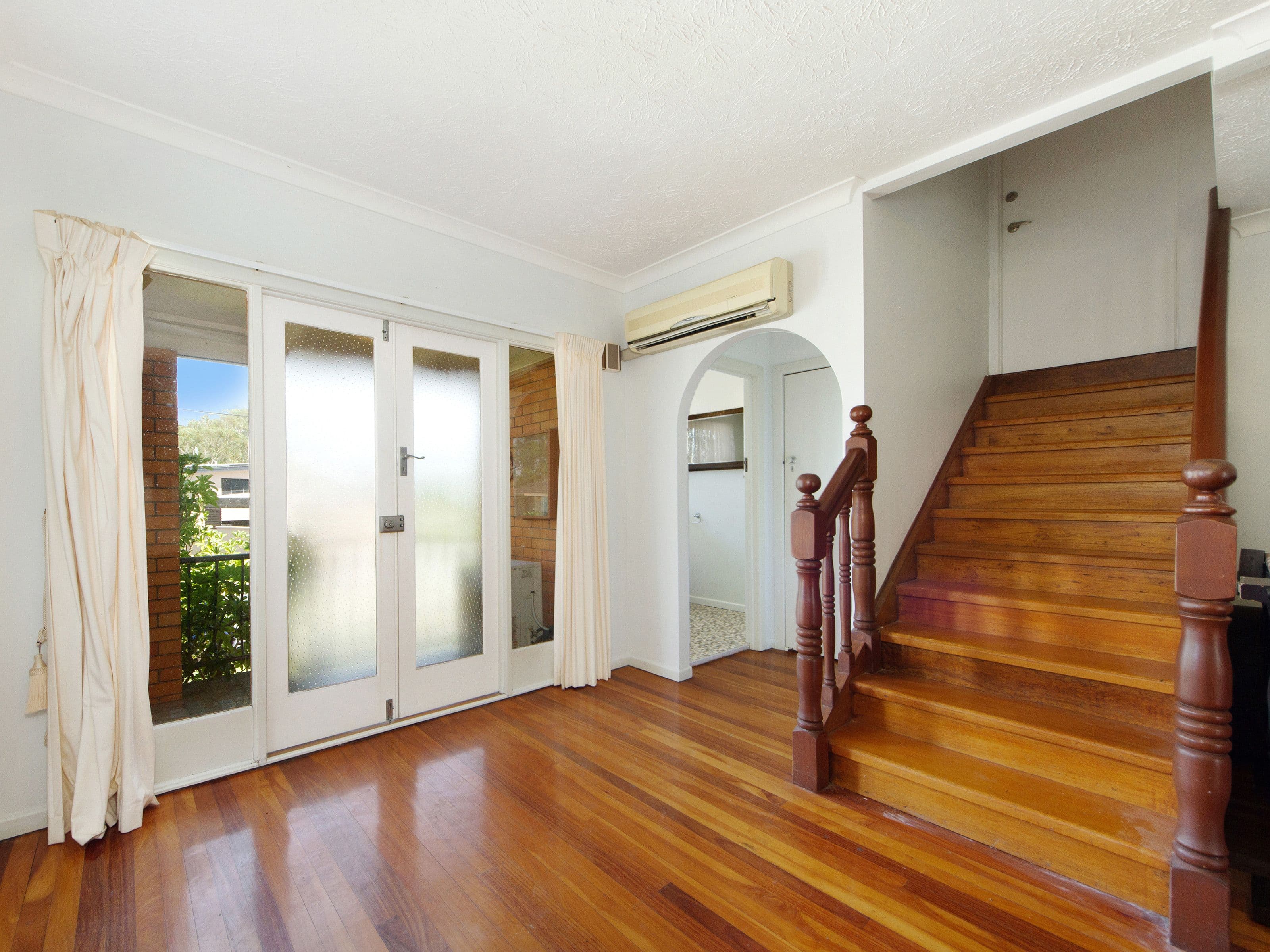 8 Deauville Drive, Southport QLD 4215, Southport - Thumbnail 3