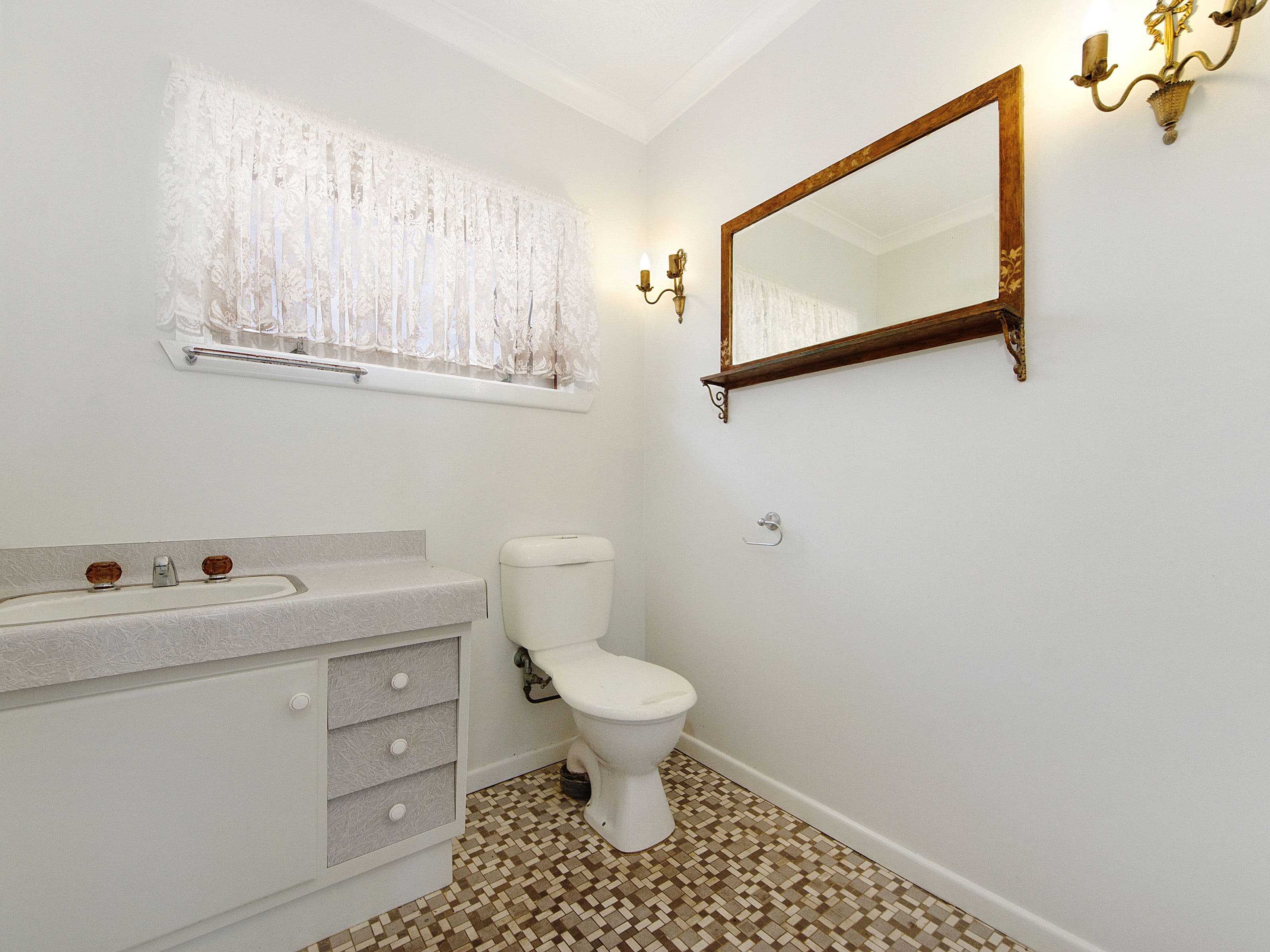 8 Deauville Drive, Southport QLD 4215, Southport - Thumbnail 7