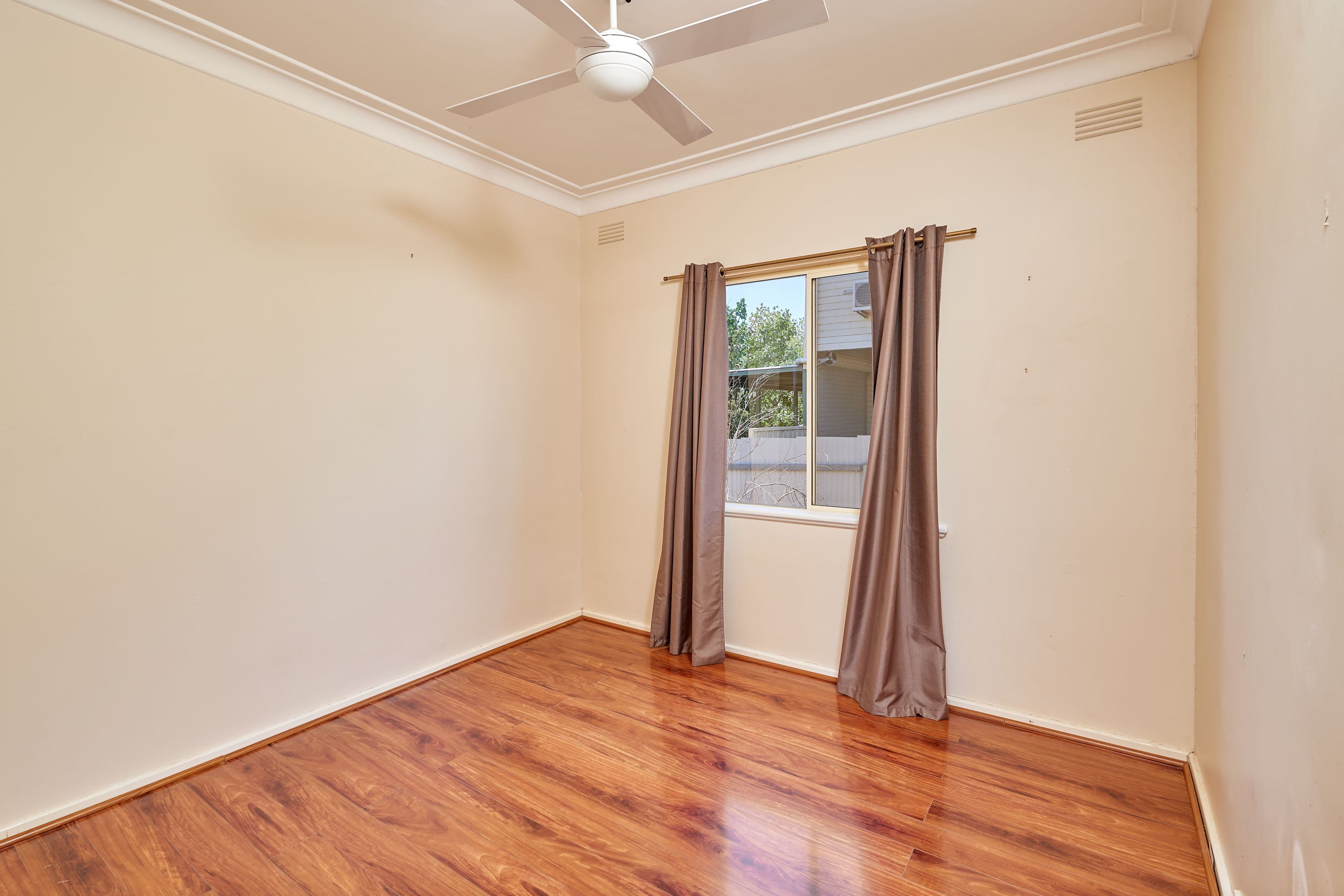 7 Essex Road, Mount Austin NSW 2650, Mount Austin - Thumbnail 5