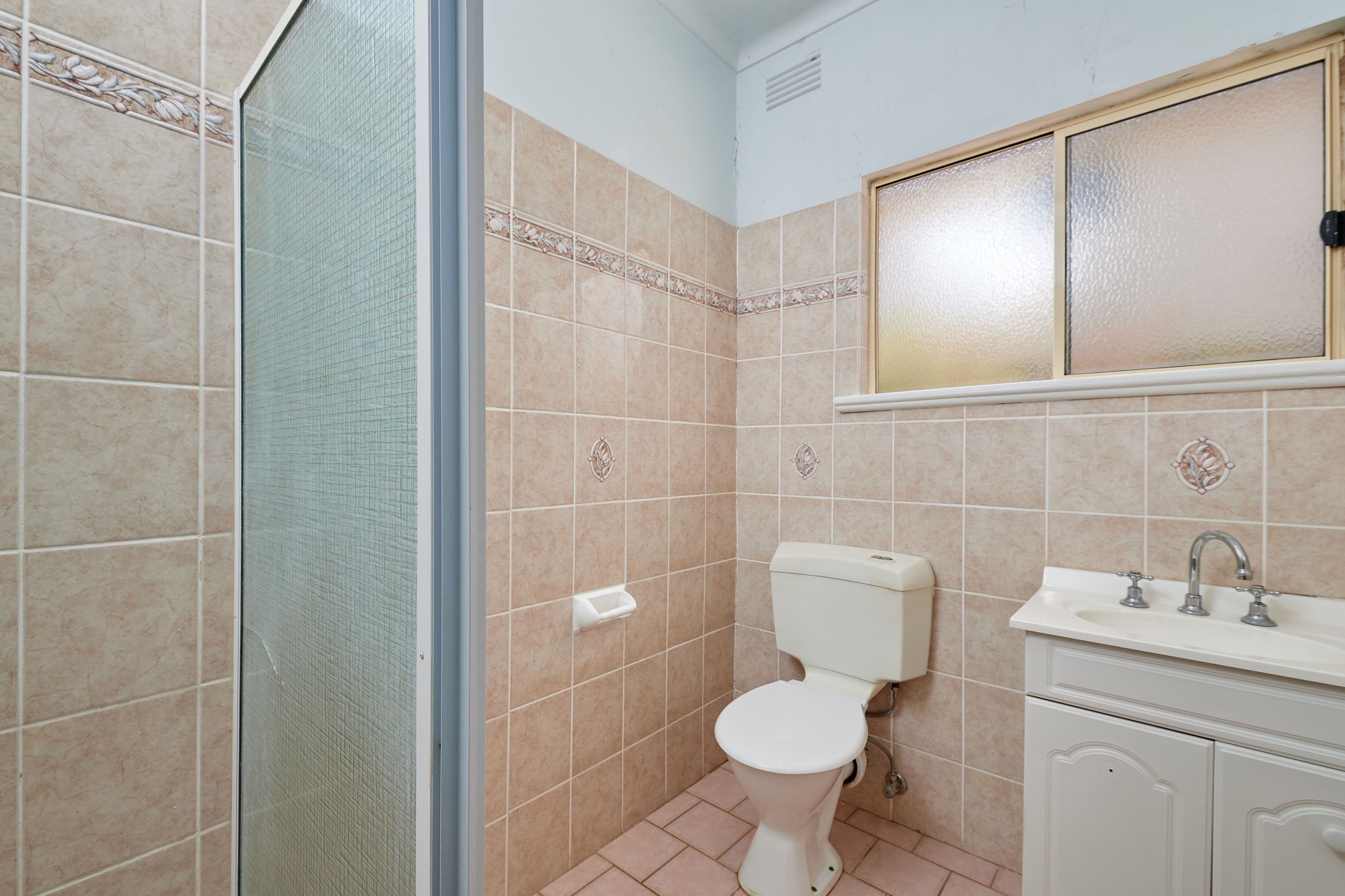 7 Essex Road, Mount Austin NSW 2650, Mount Austin - Thumbnail 7