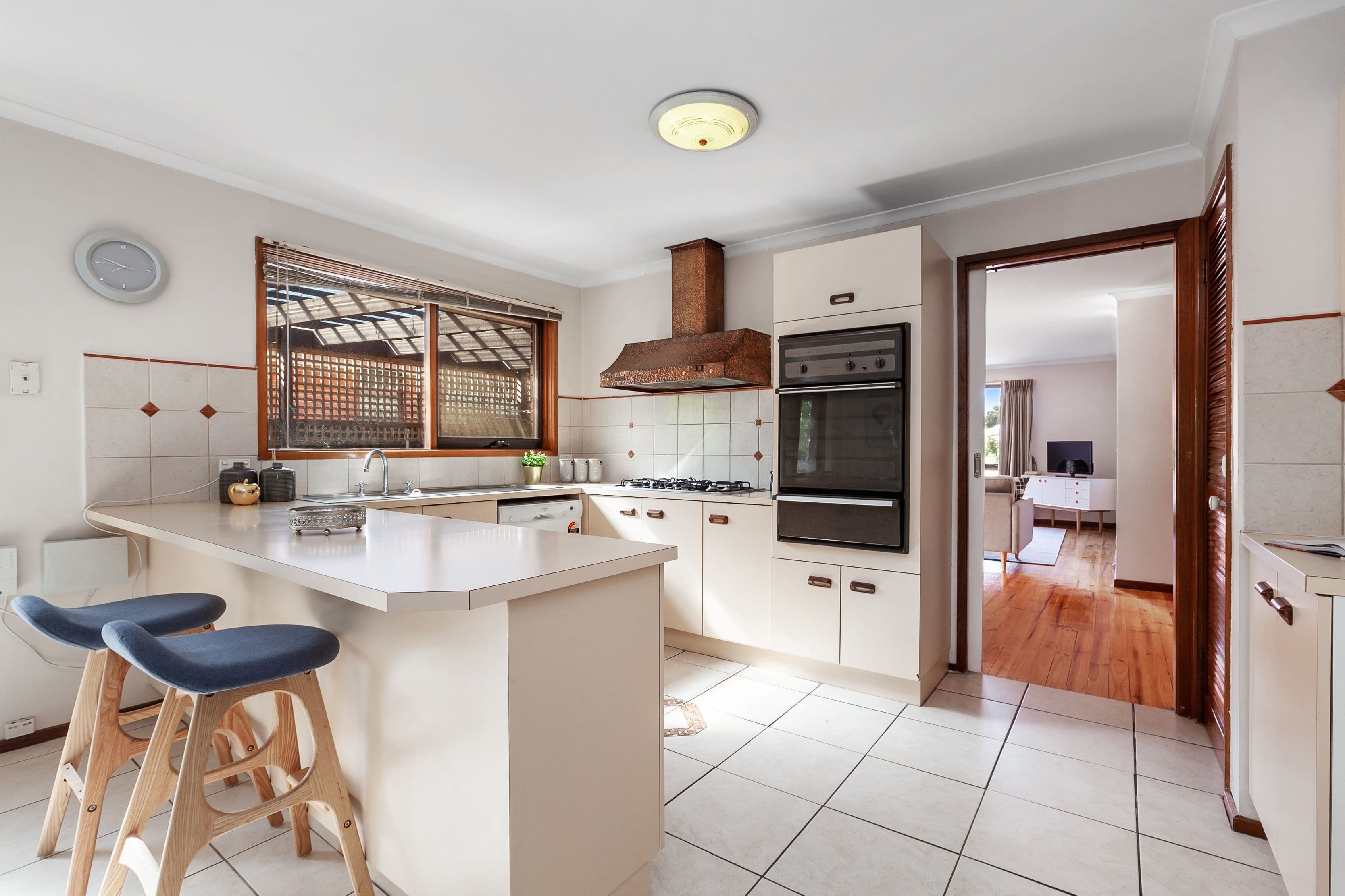 20 Veronica Crescent, Mill Park VIC 3082, Mill Park - Thumbnail 2