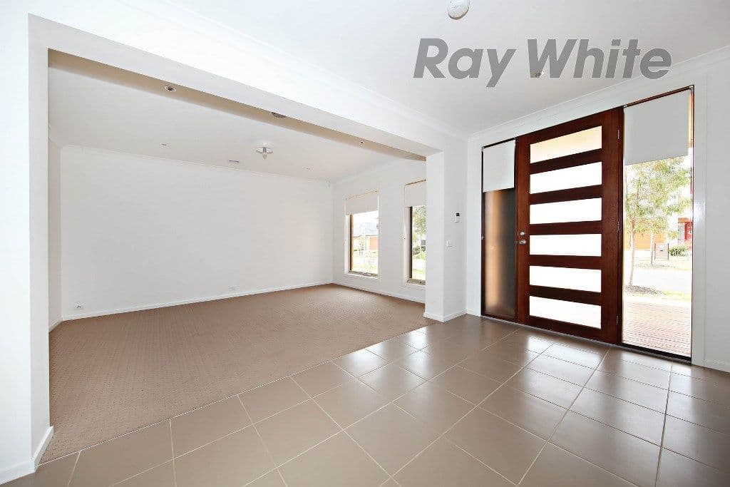 127 Beachview Parade, Sanctuary Lakes VIC 3030, Sanctuary Lakes - Thumbnail 2