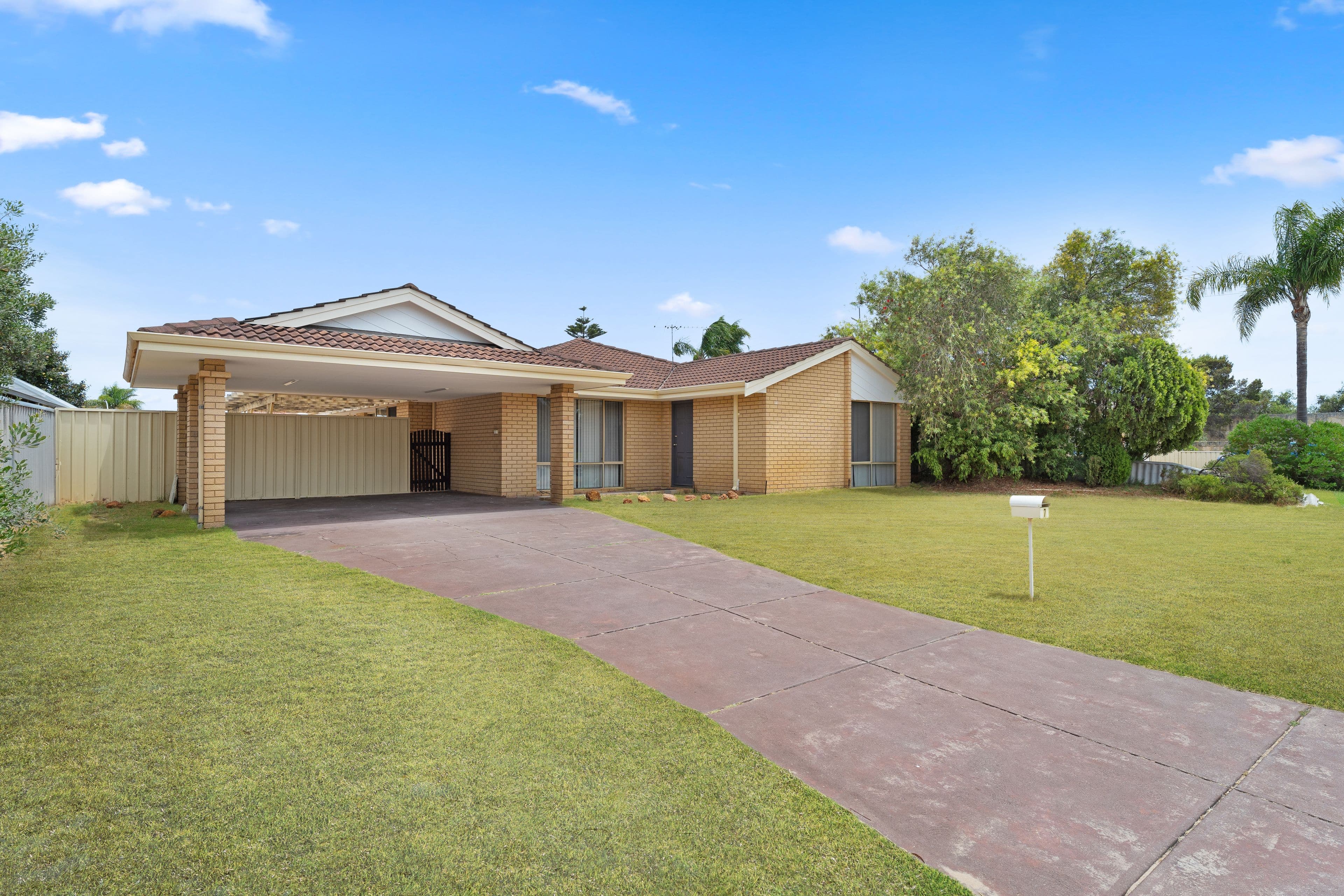 7 Brighton Close, Warnbro WA 6169, Warnbro - Image 1