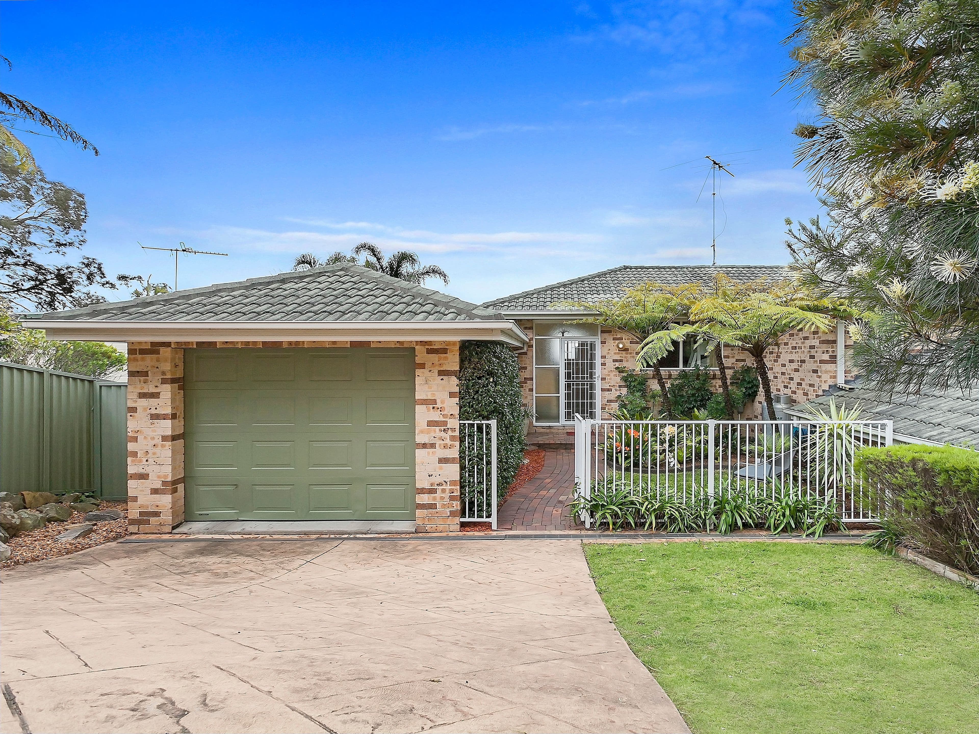 27 Cowper Street, Helensburgh NSW 2508, Helensburgh - Image 1