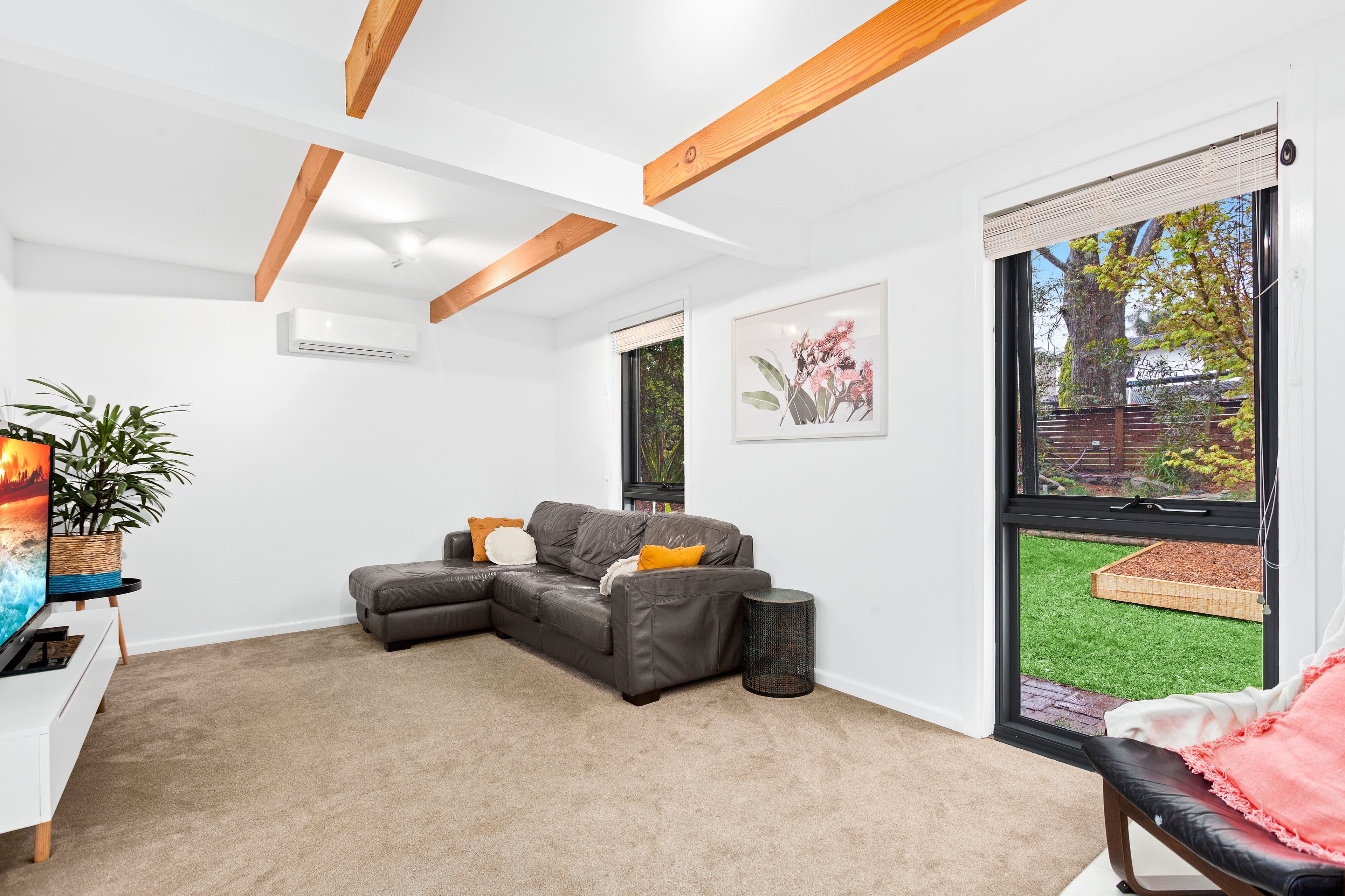 27 Annesley Avenue, Stanwell Tops - Thumbnail 2