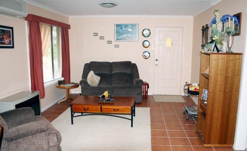 8 Irvine Drive, YASS NSW 2582, Yass - Thumbnail 3