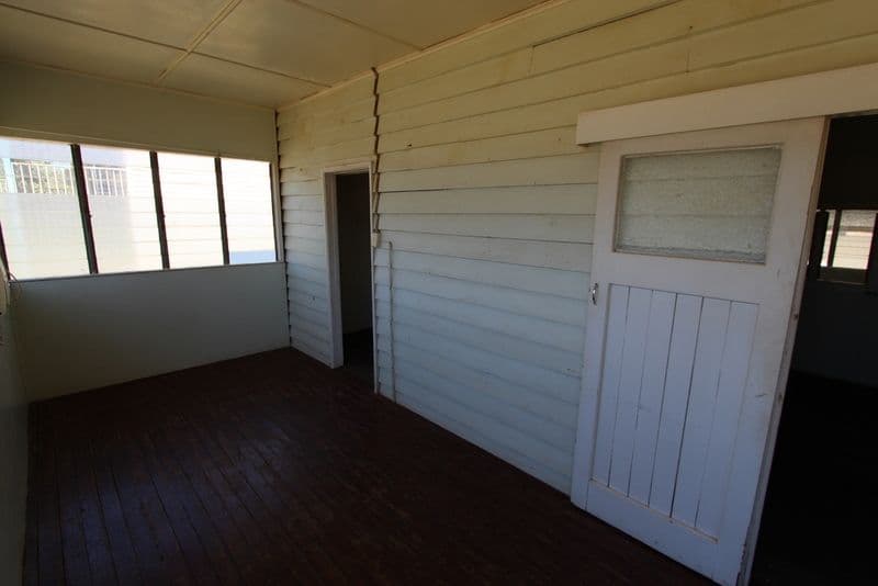87 Watson Street, Charleville QLD 4470, Charleville - Thumbnail 2