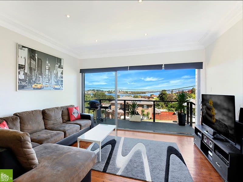 10 Canberra Road, Lake Heights - Thumbnail 4