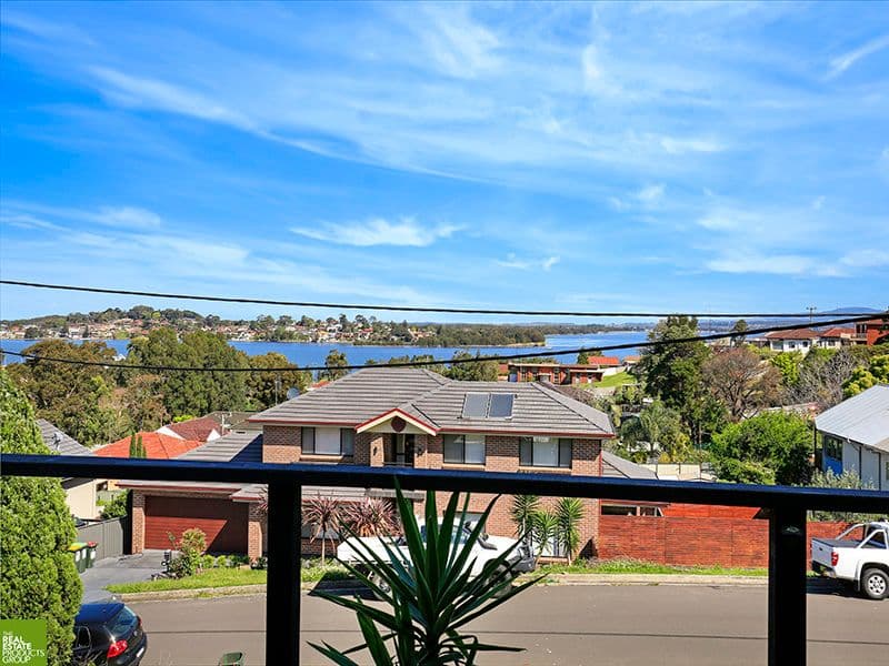 10 Canberra Road, Lake Heights - Thumbnail 5