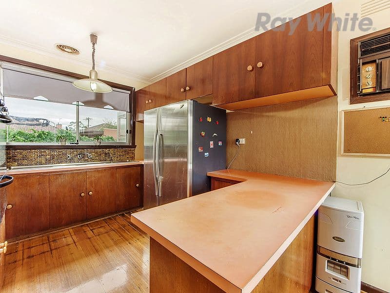 41 Chelmsford Crescent, St Albans VIC 3021, St Albans - Thumbnail 2