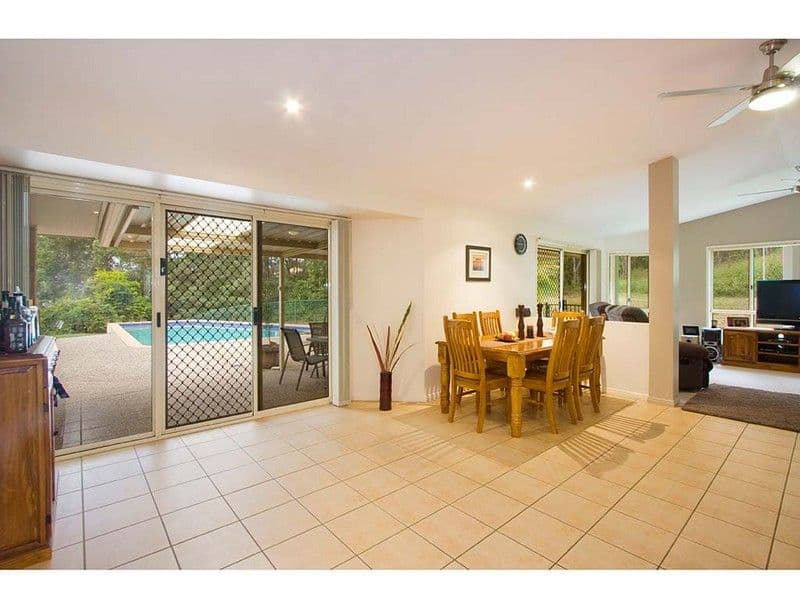 42 Hibertia Avenue, ELANORA QLD 4221, Elanora - Thumbnail 3