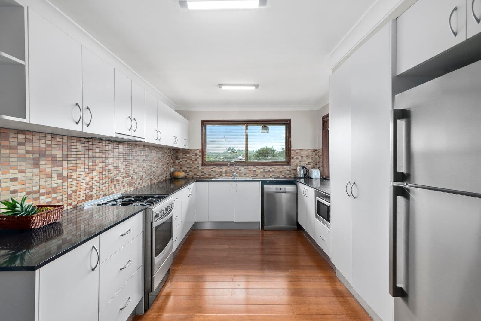 28 Currant Street, Elanora QLD 4221, Elanora - Thumbnail 2