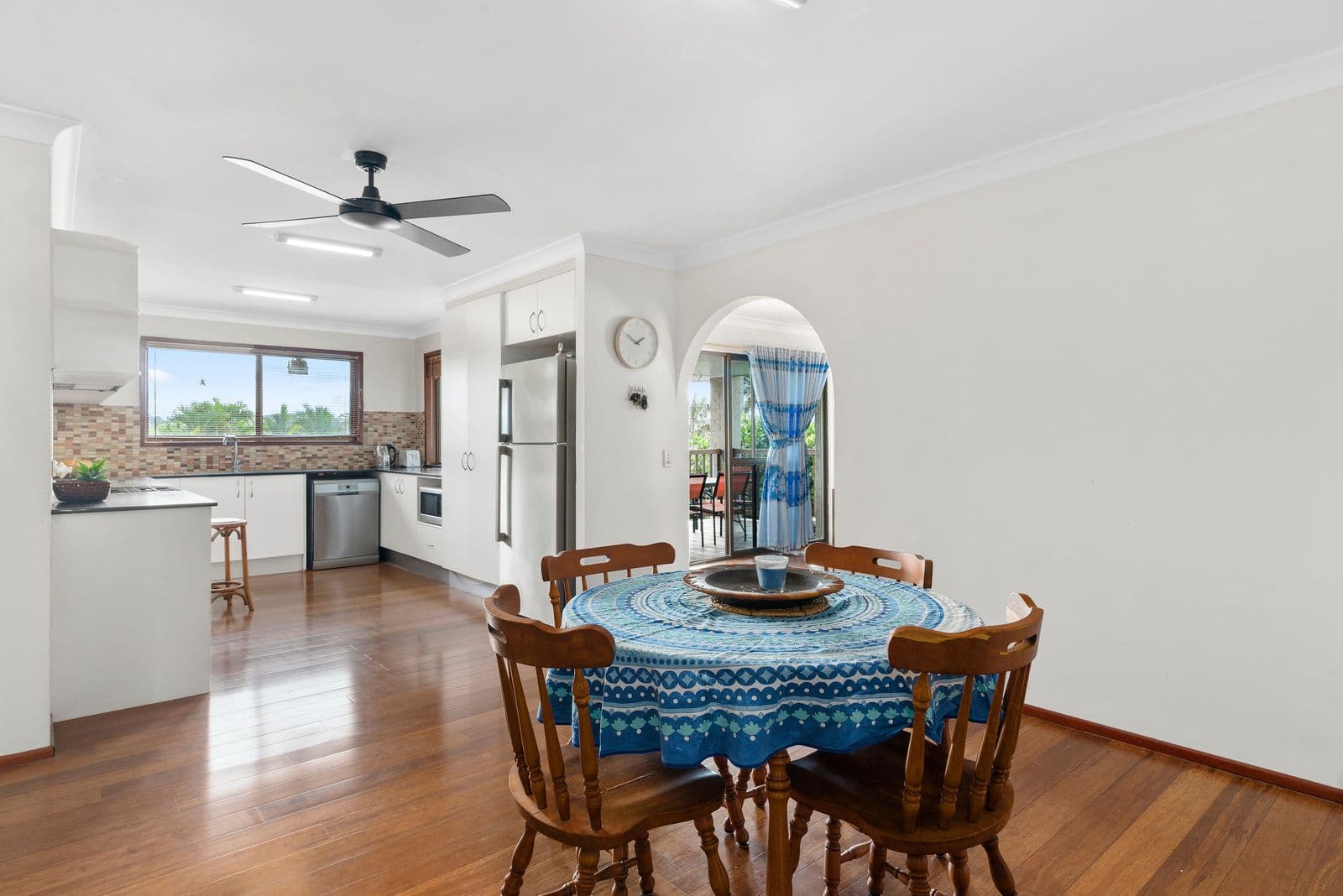 28 Currant Street, Elanora QLD 4221, Elanora - Thumbnail 3