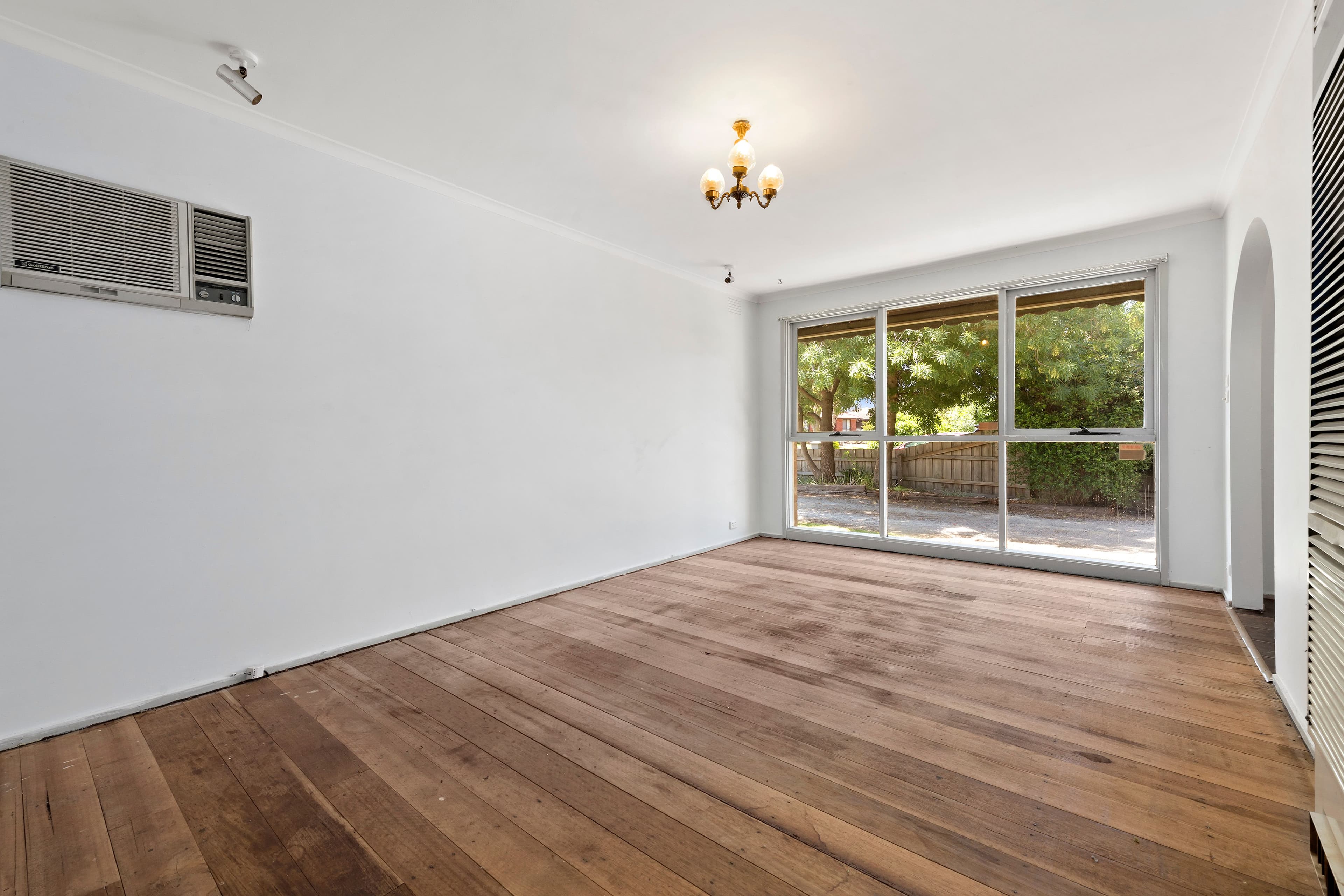 18 Fenfield Street, Cranbourne VIC 3977, Cranbourne - Thumbnail 3