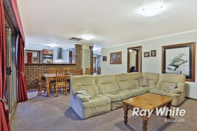 32 Gully Drive, GULFVIEW HEIGHTS SA 5096, Gulfview Heights - Thumbnail 4