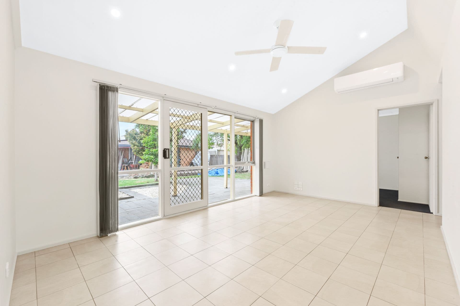 4 Dean Court, Cranbourne West VIC 3977, Cranbourne West - Thumbnail 5