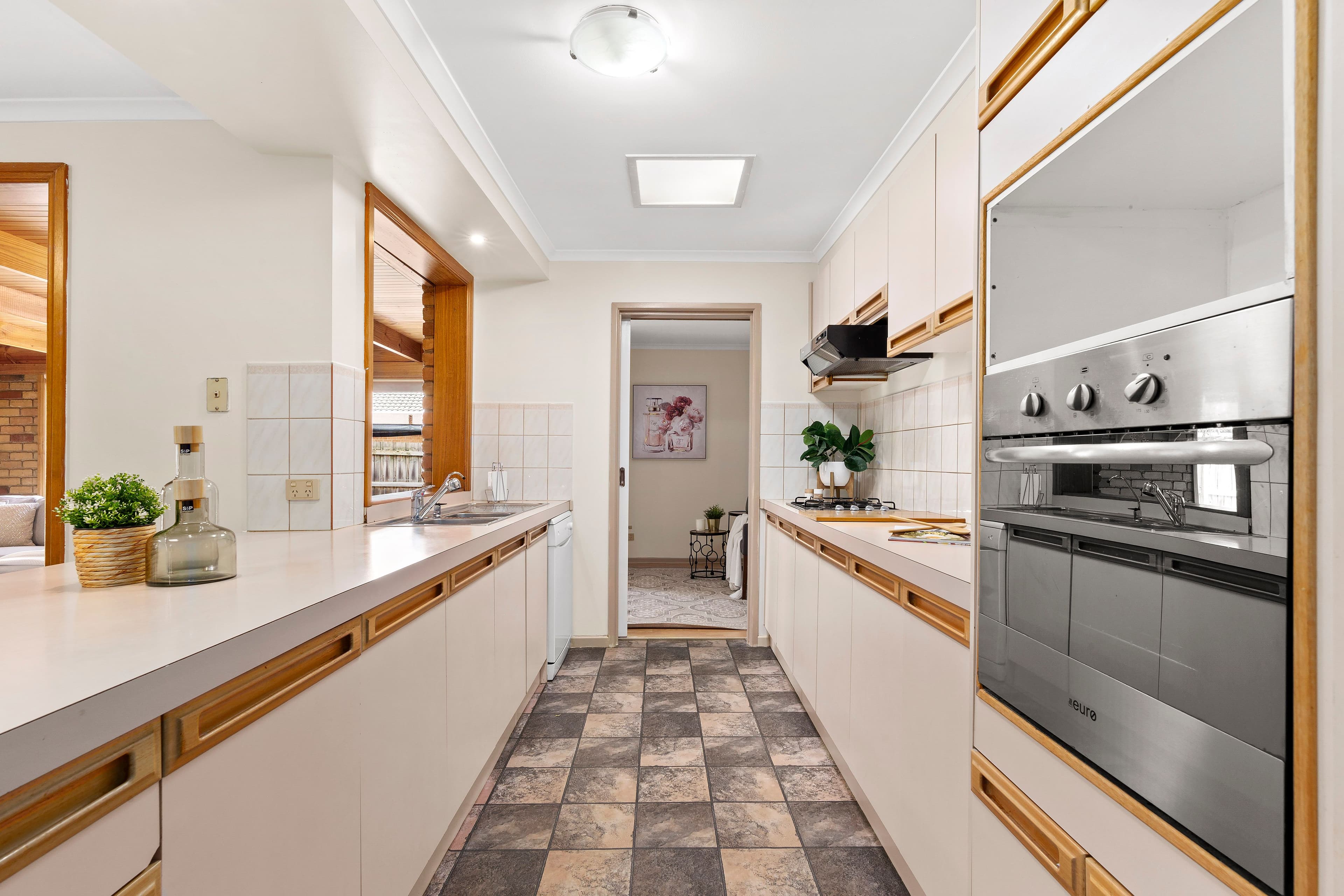 32 Grenda Drive, Mill Park VIC 3082, Mill Park - Thumbnail 3