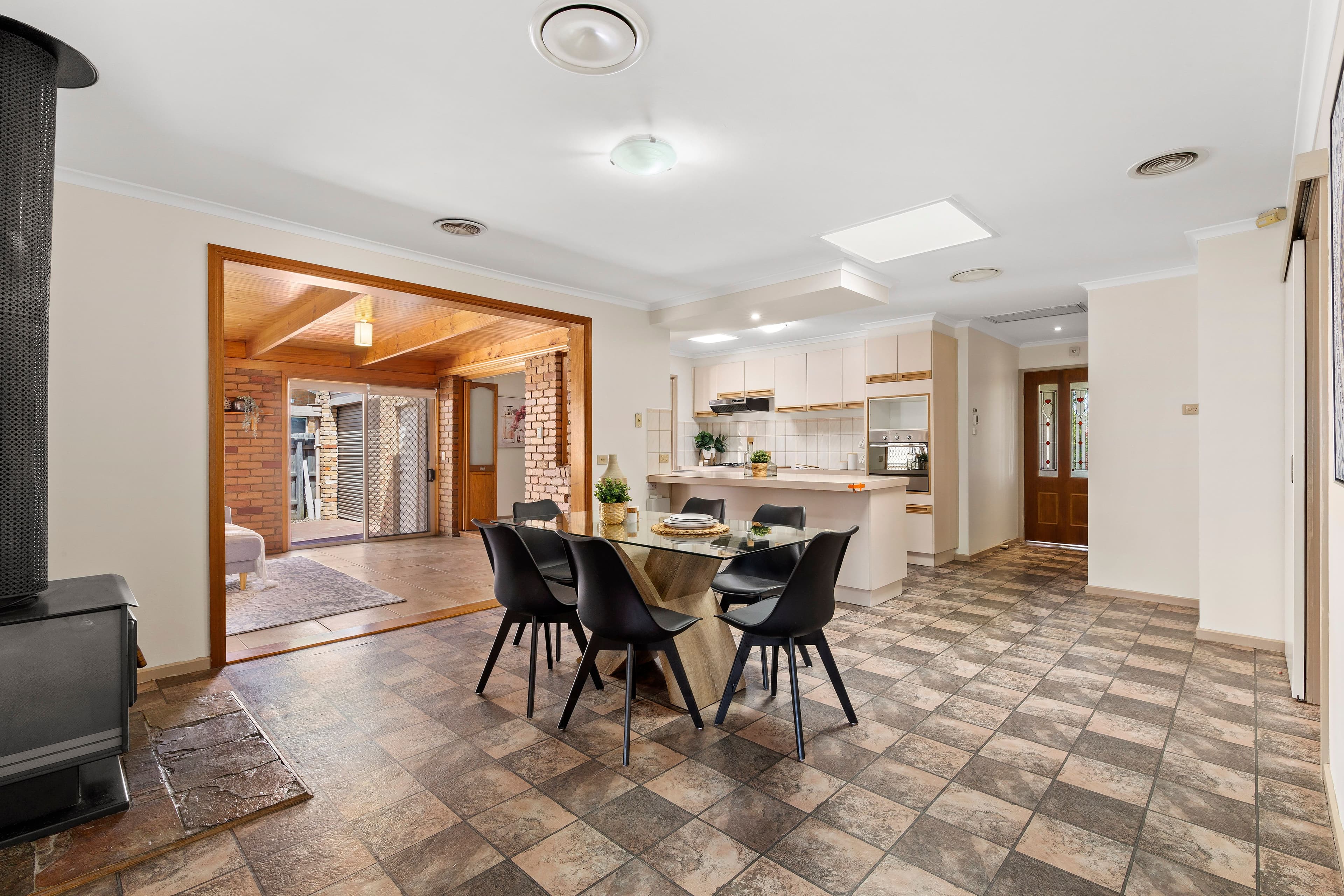 32 Grenda Drive, Mill Park VIC 3082, Mill Park - Thumbnail 4