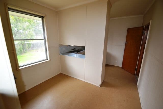 18 Martindale Crescent, SEYMOUR VIC 3660, Seymour - Thumbnail 3