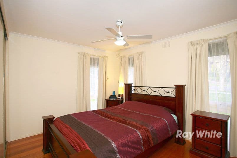 1 Gathrey Court, ENDEAVOUR HILLS VIC 3802, Endeavour Hills - Thumbnail 3